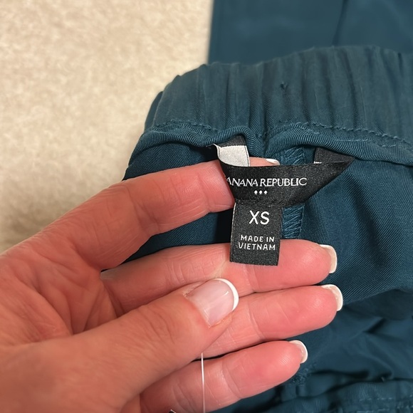 Banana Republic Factory Jogger - Picture 7 of 7